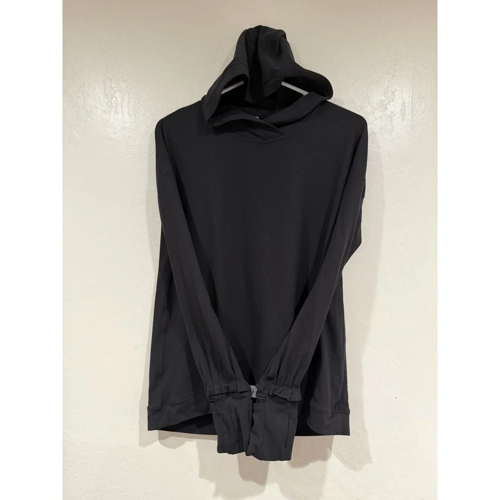 Lululemon Black Ruffle Cuff Hooded Thumbholes Pullover Womens Jacket Size 4